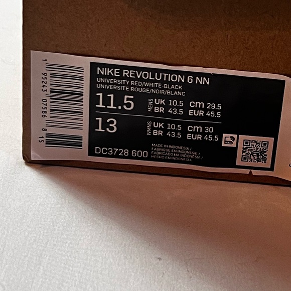 Nike Revolution shoes - Picture 5 of 5